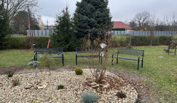 Osadenie drobných objektov v krajine