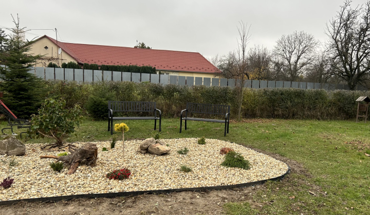 Osadenie drobných objektov v krajine